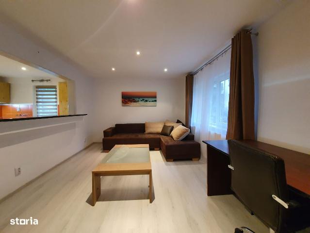 Apartament cu 3 camere, str. Muncitorilor