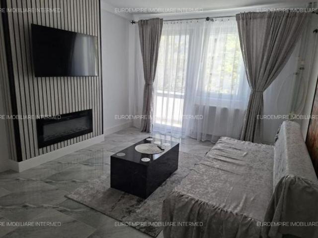 Apartament cu 3 camere semidecomandat, zona Centrala