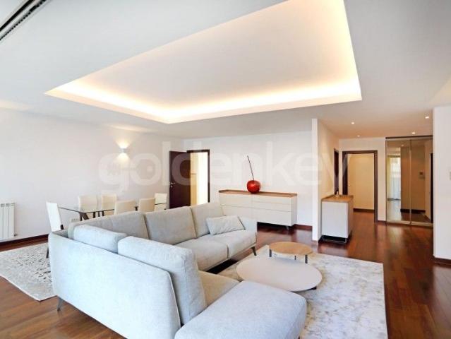 Apartament cu 3 camere si terasa generoasa | ID:1856114