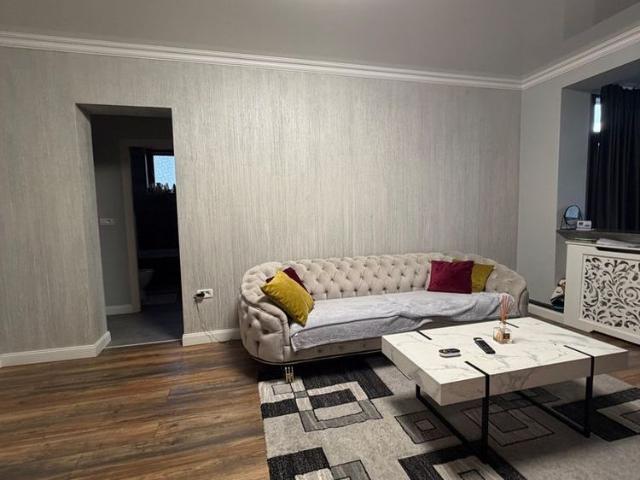 Apartament cu 3 camere, situat la etajul 3, în zona ultracentrală