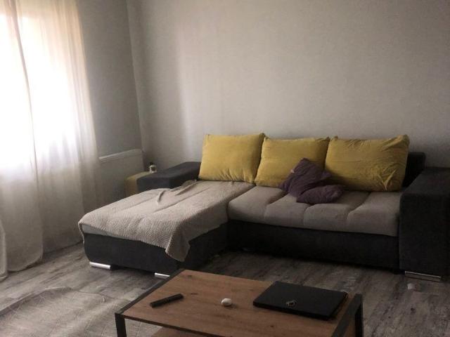 Apartament cu 3 camere, zona 7 Noiembrie