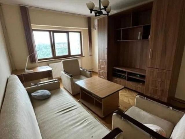 Apartament cu 3 camere zona Centru Independentei