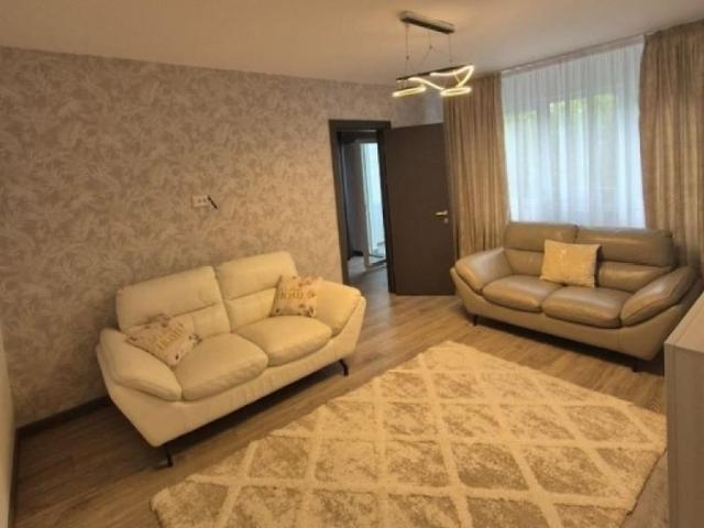 Apartament cu 3 camere zona Alexandru cel Bun Minerva