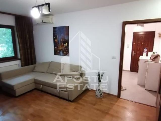 Apartament cu 3 camere, Zona Dacia