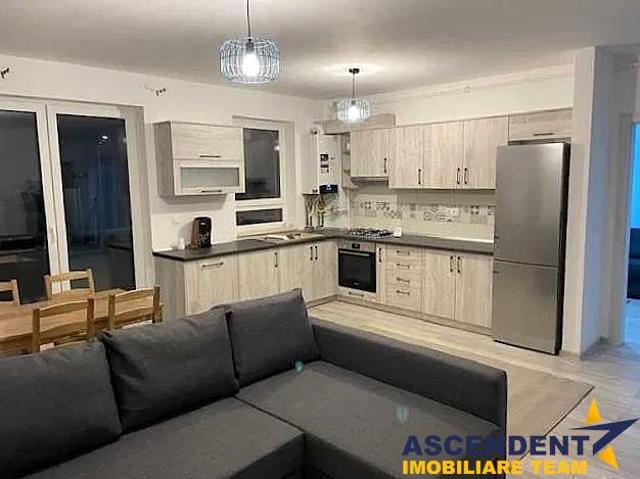 Apartament cu 3 camere, zona Libertatii