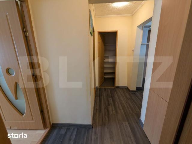 Apartament cu 3 camere, zona Nufarul
