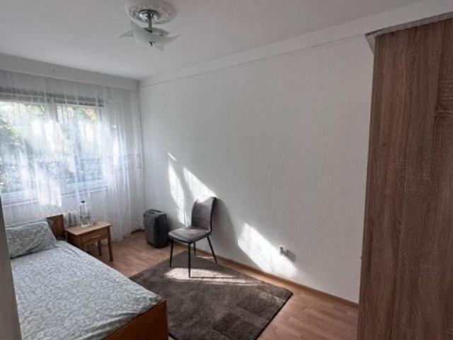 Apartament cu 3 camere zona Podu Ros Cantemir
