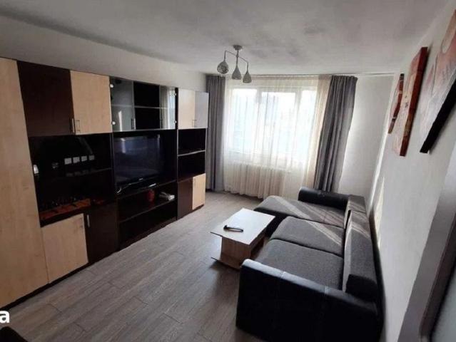 Apartament cu 3 camere zona Podu Ros Bld. Socola