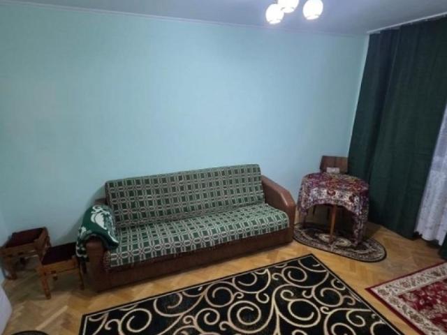 Apartament cu 3 camere zona Podu Ros restaurant Cotnari