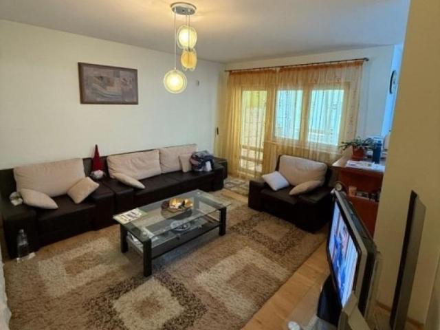 Apartament cu 3 camere zona Pacurari Lukoil