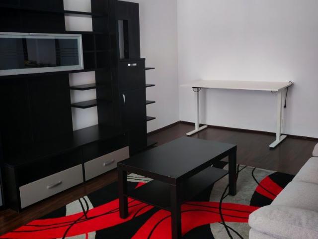 Apartament cu 3 camere, zona Tudor