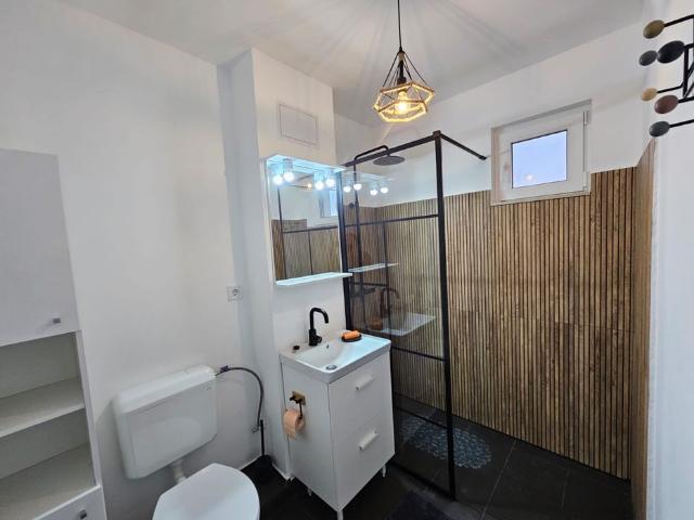 Apartament cu 3 camere, zona Tudor