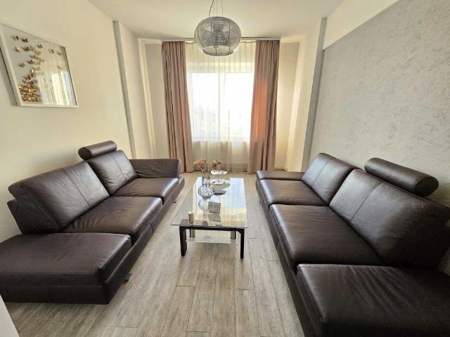 Apartament cu 3 camere, zona Unirii
