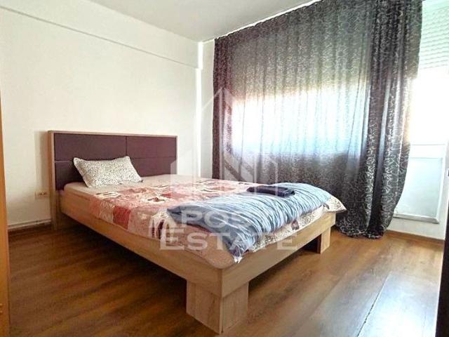 Apartament cu 3 camere 100mp Semidecomandat in zona Ultracentrala
