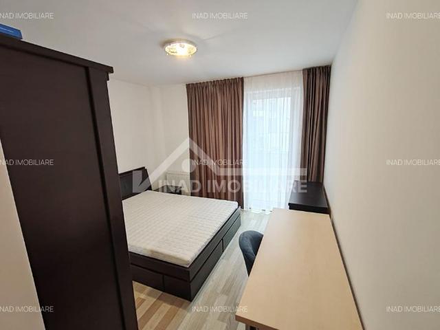 Apartament cu 3 camere, 2, bai, balcon si terasa, Str. Constanta