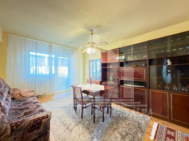 Apartament cu 3 camere | 2 bai | 64 mp | Cetate Mercur