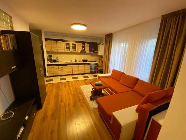 Apartament cu 3 camere, 56 mp, parcare, zona Terra