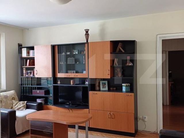 Apartament cu 3 camere, 58 mp, zona Materna