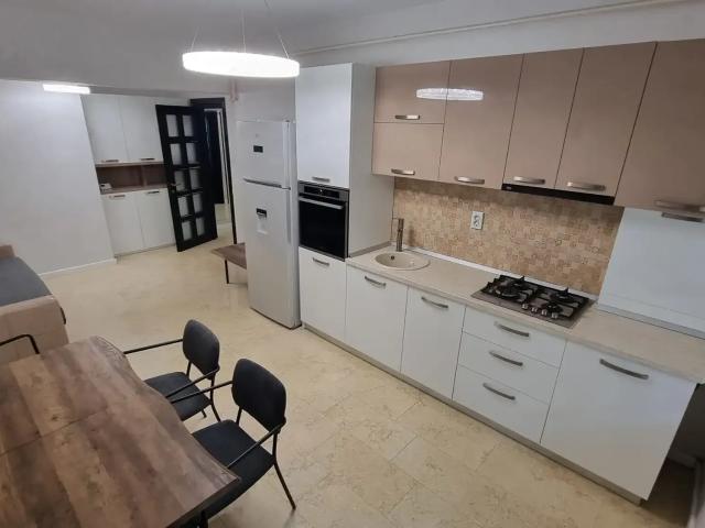 Apartament cu 3 camere, 68 mp