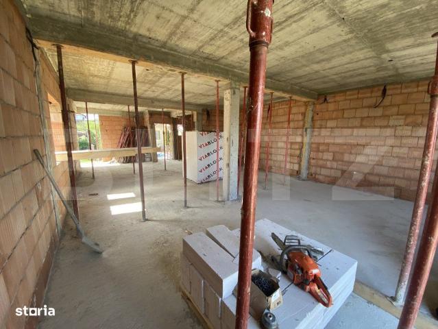 Apartament cu 3 camere, 77 mp, decomandat, curte 50 mp, zona Dumbrava