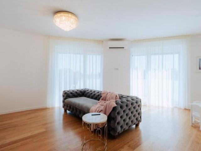 Apartament cu 3 dormitoare str Louis Pasteur