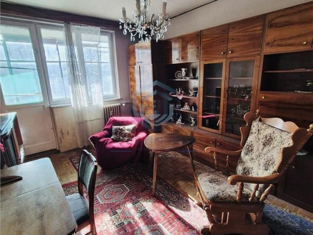 Apartament cu 4 camere, cu dubla orientare, zona Nufarul