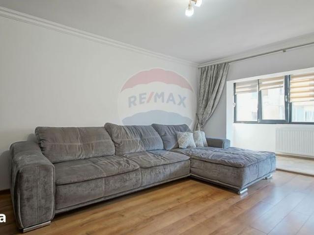 Apartament cu 4 camere de închiriat!