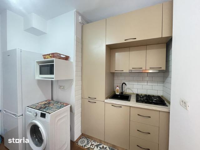 Apartament cu 4 camere de inchiriat