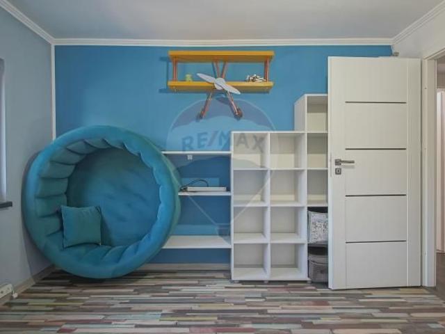 Apartament cu 4 camere de inchiriat!