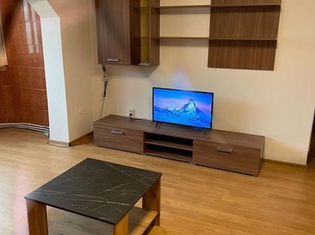 Apartament cu 4 camere de inchiriat
