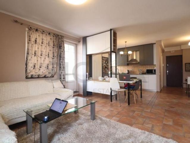 Apartament cu 4 camere de inchiriat, confort sporit!