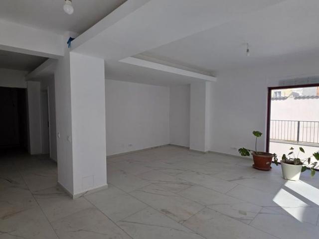 Apartament cu 4 camere de inchiriat in zona Aviatiei