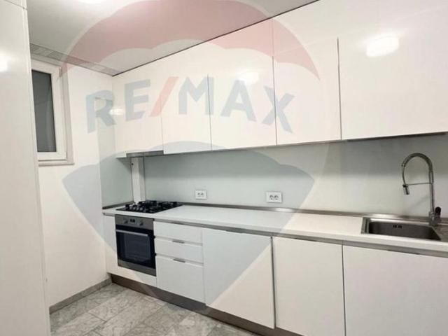 Apartament cu 4 camere de închiriat în zona Aviatorilor