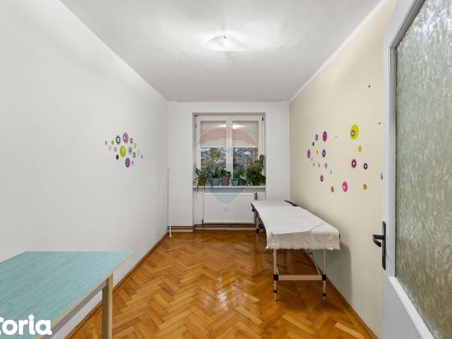 Apartament cu 4 camere de închiriat în zona Banu Maracine