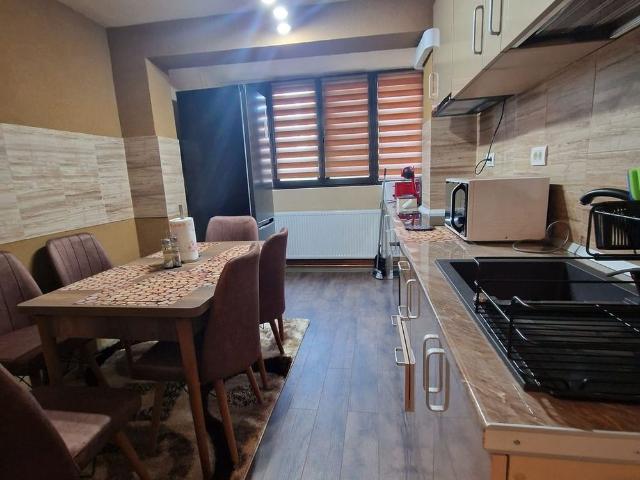 Apartament cu 4 camere de închiriat în Curtea de Argeș