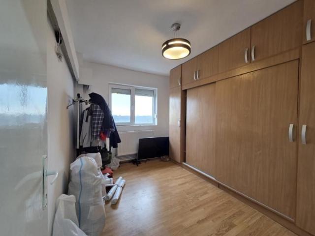Apartament cu 4 camere de inchiriat pe Malul Muresului