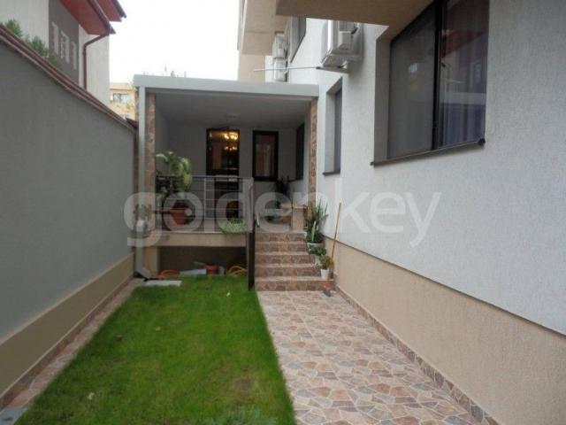 Apartament cu 4 camere, gradina si garaj | ID:8420