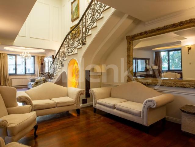 Apartament cu 4 camere in vila | langa Piata Victoriei | ID:3096859