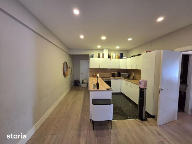 Apartament cu 4 camere si curte privata exclusiva
