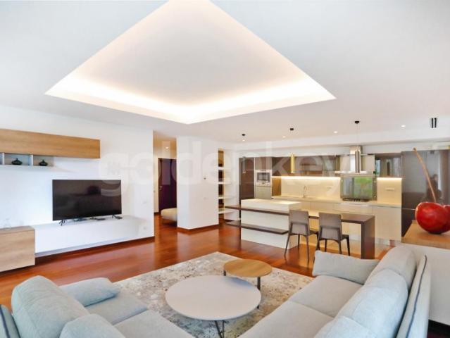 Apartament cu 4 camere si terasa generoasa | ID:7442