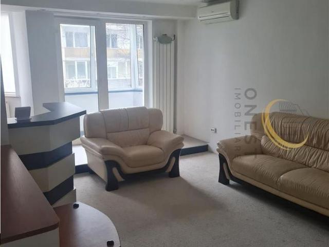 Apartament cu 4 camere zona Unic UMF