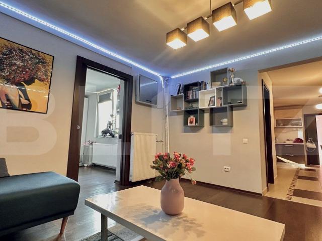 Apartament cu 4 camere, 80 mp, splaiul Crisanei decebal, modern