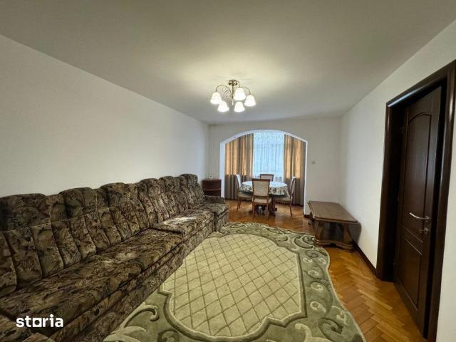 Apartament central de inchiriat, 3 camere, Radauti