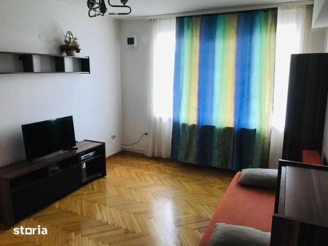 Apartament Central pentru inchiriere, 2 camere proprietar