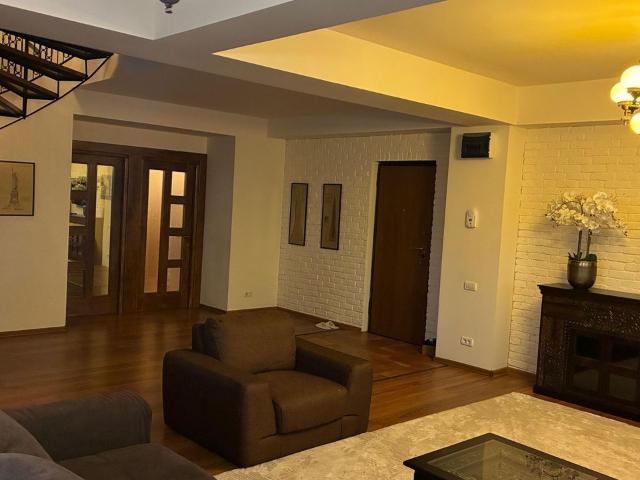 Apartament Duplex Exclusiv P+1 in Mamaia zona Butoaie, comision 0%