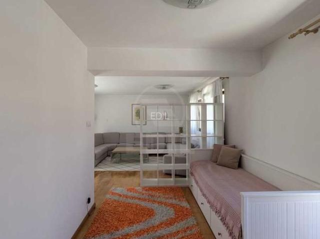 Apartament de o camera, zona Porii numerele mici !