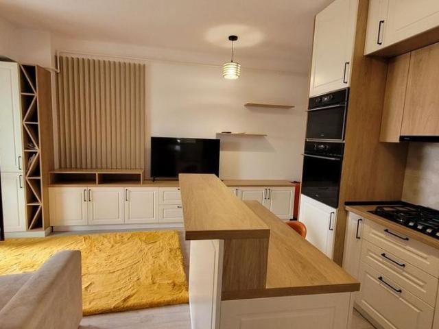 Apartament de inchiriat 500 euro 3 camere PALAS