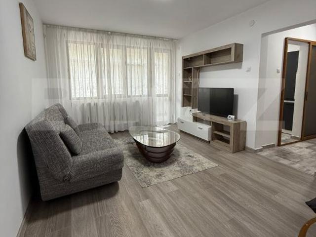 Apartament de inchiriat, 50 mp, 2 camere, mobilat, zona Tiglina 2