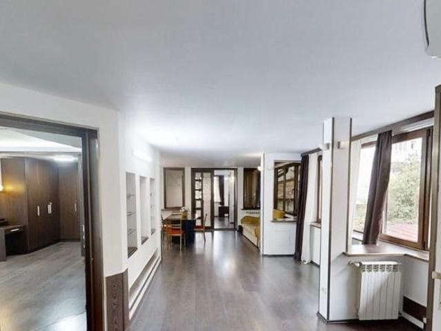 Apartament de inchiriat, 5 camere, central, parcare