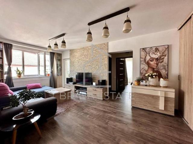 Apartament de inchiriat 91mp, 2 parcari, zona Andrei Muresanu